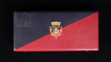 Front of the case. The color combination of blue and red is the same as the color for city flag of Paris.